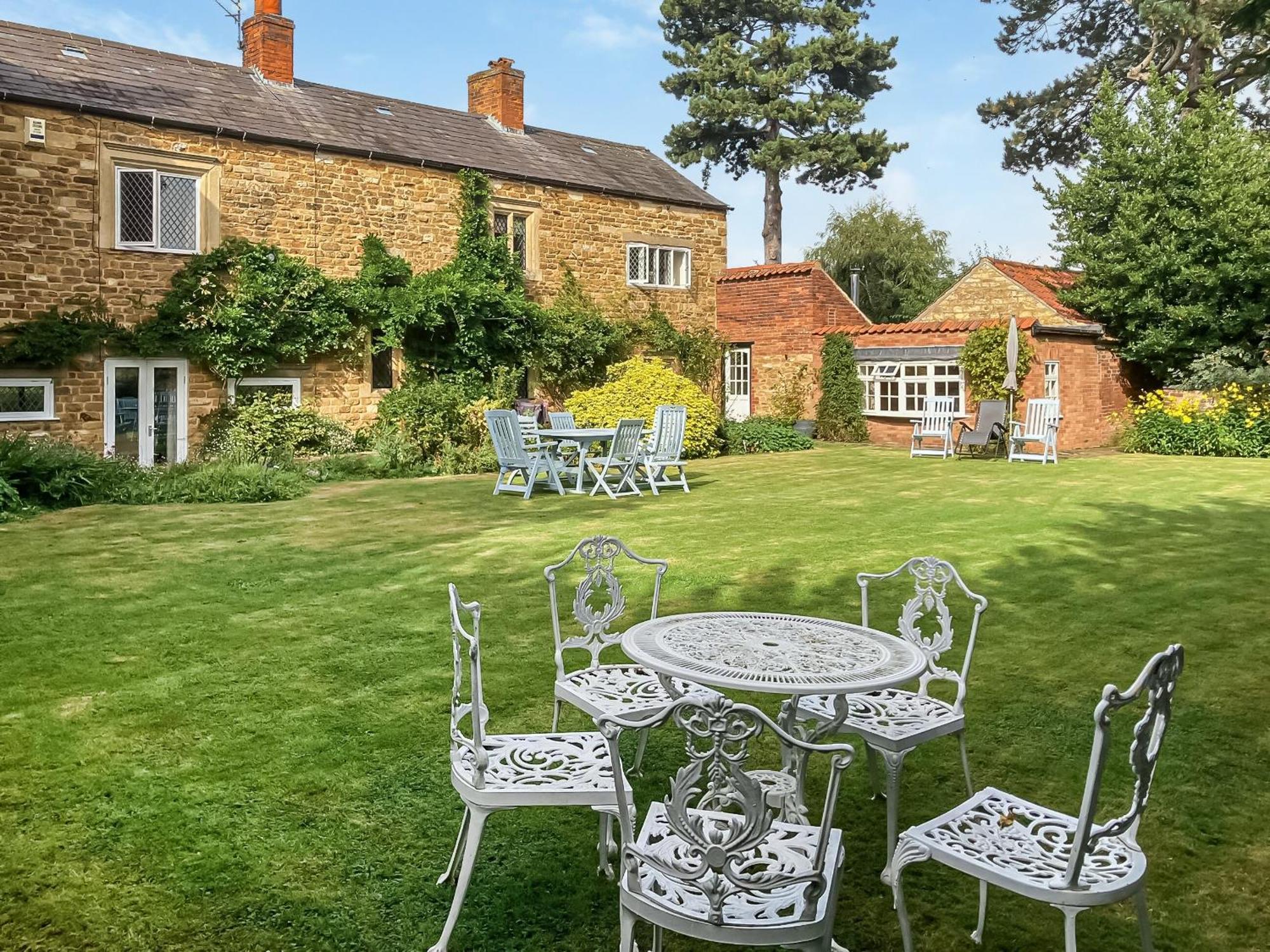 Park House Villa Harlaxton Екстериор снимка